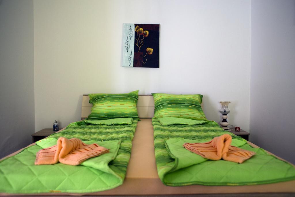 Green Apartment Novi Sad Esterno foto